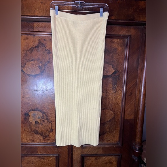 EUC NAADAM- Yellow Silk and Cashmere Knit Ribbed Skirt. Size L - Picture 3 of 5